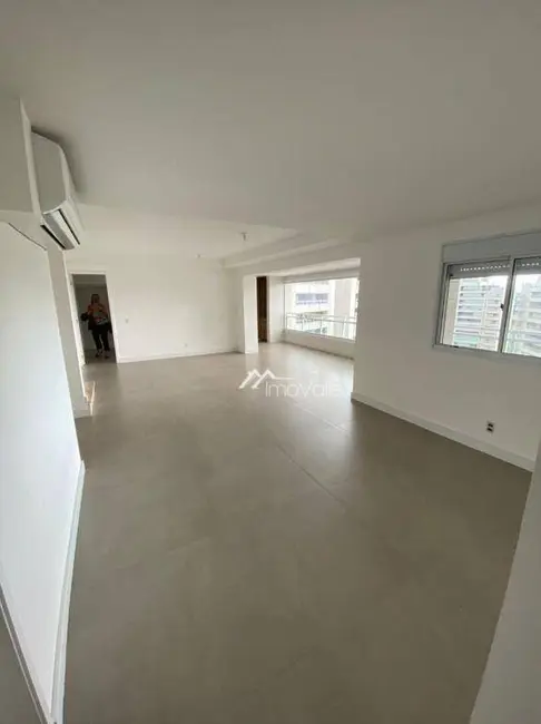 Cobertura com 3 quartos à venda, 288m2 em Sao Jose Dos Campos - SP - imagem 3 Foto 3 de Cobertura com 3 quartos à venda, 288m2 em Sao Jose Dos Campos - SP