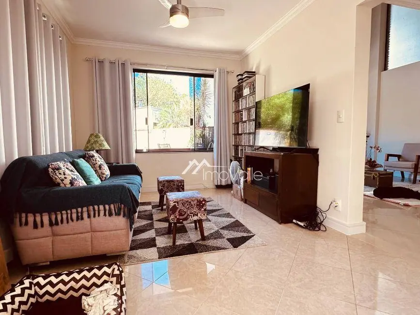 Foto 4 de Casa de Condomínio com 3 quartos à venda, 450m2 em Sao Jose Dos Campos - SP