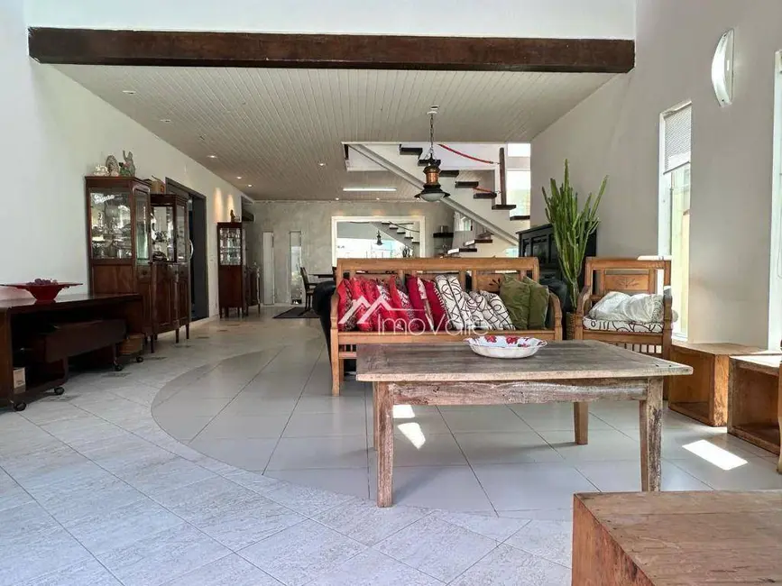 Casa com 3 quartos à venda e para alugar, 460m2 em Sao Jose Dos Campos - SP - imagem 3 Foto 3 de Casa com 3 quartos à venda e para alugar, 460m2 em Sao Jose Dos Campos - SP
