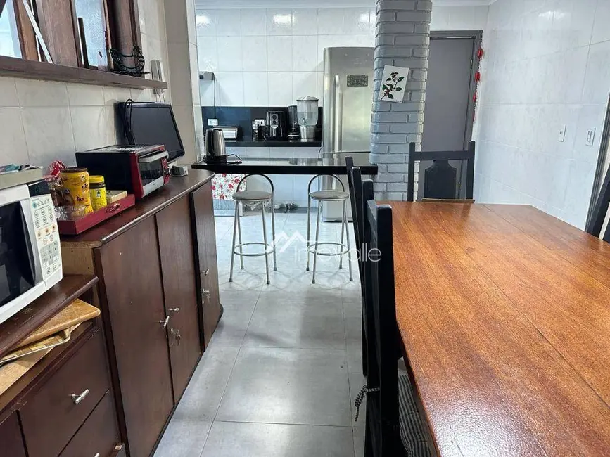 Casa com 3 quartos à venda e para alugar, 460m2 em Sao Jose Dos Campos - SP - imagem 9 Foto 9 de Casa com 3 quartos à venda e para alugar, 460m2 em Sao Jose Dos Campos - SP
