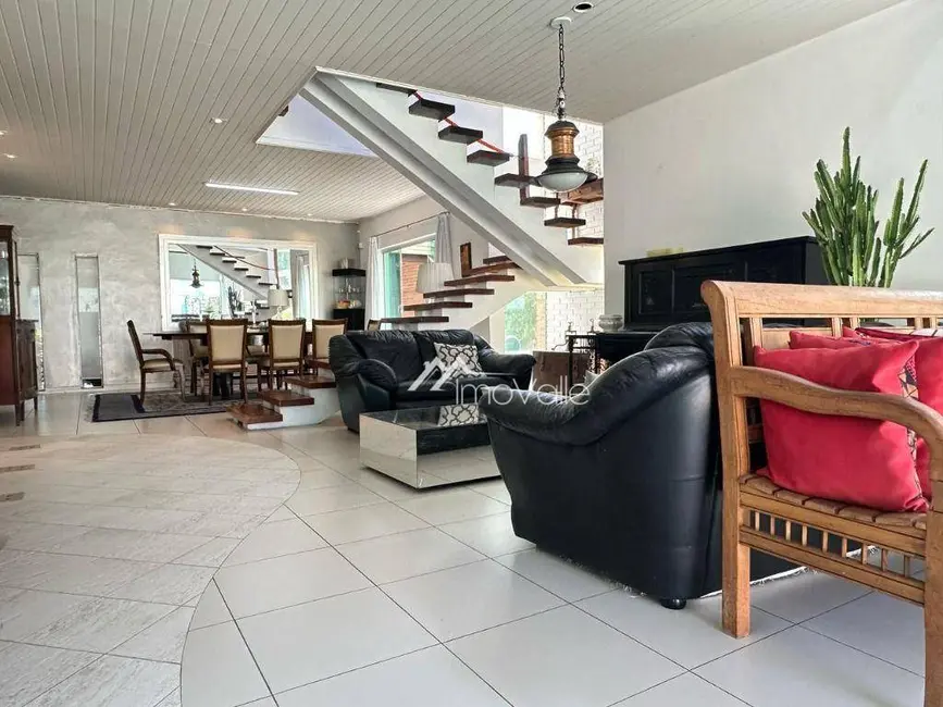 Casa com 3 quartos à venda e para alugar, 460m2 em Sao Jose Dos Campos - SP - imagem 2 Foto 2 de Casa com 3 quartos à venda e para alugar, 460m2 em Sao Jose Dos Campos - SP
