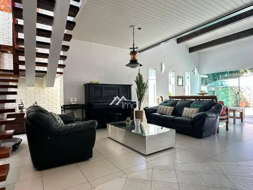 Casa com 3 quartos à venda e para alugar, 460m2 em Sao Jose Dos Campos - SP - imagem 1 Foto 1 de Casa com 3 quartos à venda e para alugar, 460m2 em Sao Jose Dos Campos - SP