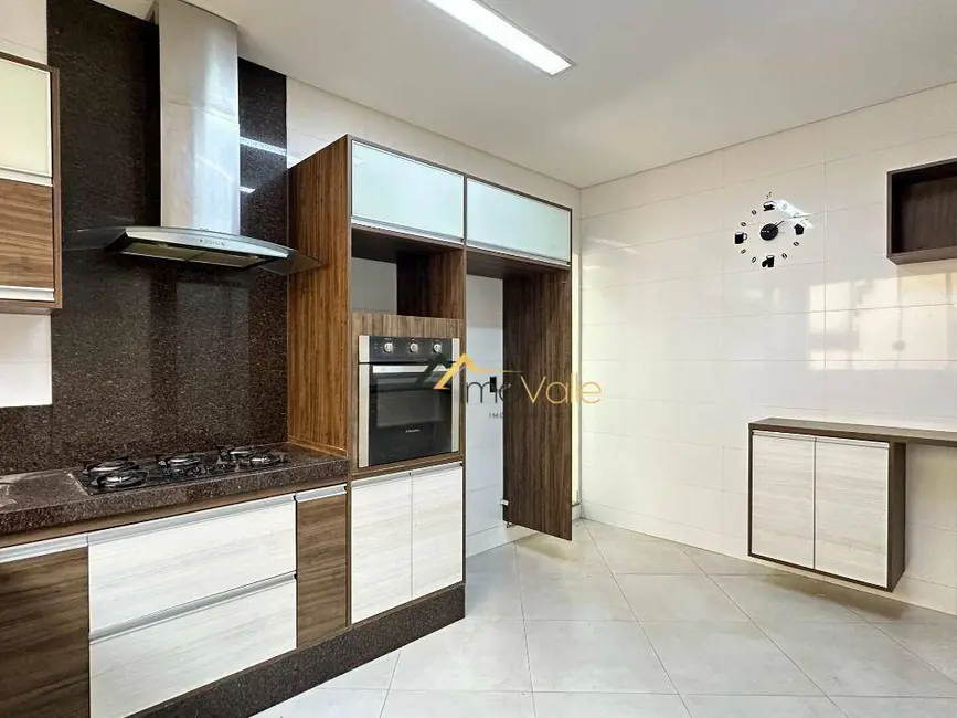 Foto 8 de Casa com 4 quartos à venda, 370m2 em Sao Jose Dos Campos - SP