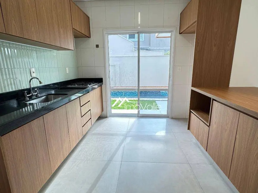 Casa de Condomínio com 4 quartos para alugar, 250m2 em Sao Jose Dos Campos - SP - imagem 9 Foto 9 de Casa de Condomínio com 4 quartos para alugar, 250m2 em Sao Jose Dos Campos - SP