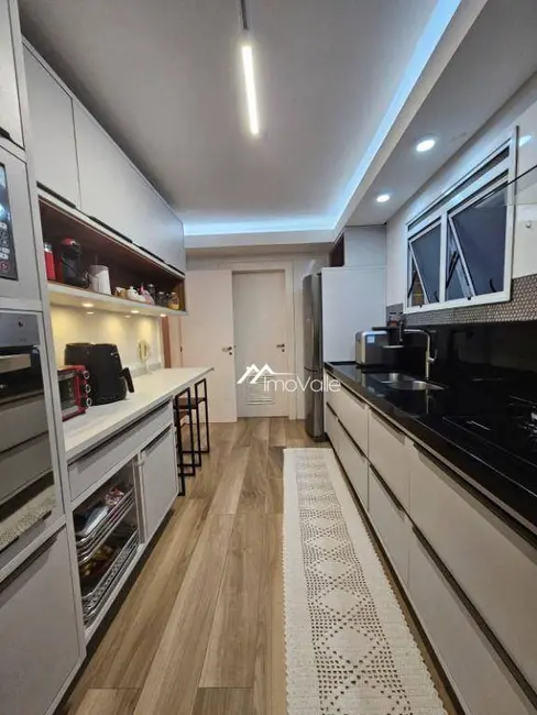 Apartamento com 3 quartos à venda, 182m2 em Sao Jose Dos Campos - SP - imagem 4 Foto 4 de Apartamento com 3 quartos à venda, 182m2 em Sao Jose Dos Campos - SP