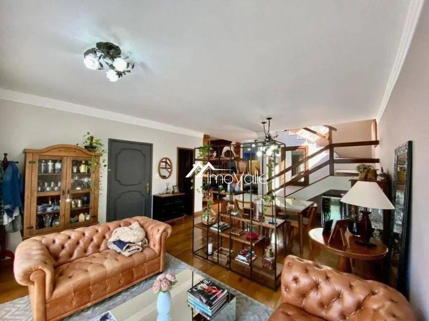 Casa de Condomínio com 3 quartos à venda, 360m2 em Sao Jose Dos Campos - SP - imagem 3 Foto 3 de Casa de Condomínio com 3 quartos à venda, 360m2 em Sao Jose Dos Campos - SP