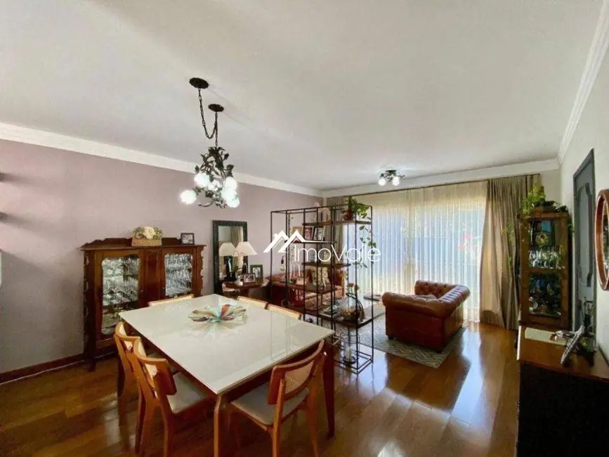 Casa de Condomínio com 3 quartos à venda, 360m2 em Sao Jose Dos Campos - SP - imagem 5 Foto 5 de Casa de Condomínio com 3 quartos à venda, 360m2 em Sao Jose Dos Campos - SP