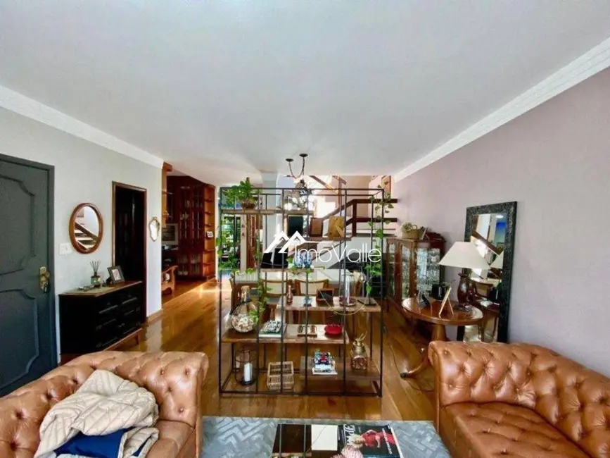 Casa de Condomínio com 3 quartos à venda, 360m2 em Sao Jose Dos Campos - SP - imagem 4 Foto 4 de Casa de Condomínio com 3 quartos à venda, 360m2 em Sao Jose Dos Campos - SP