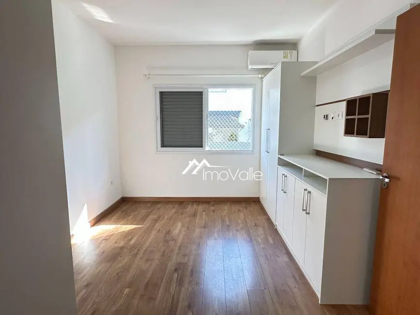 Casa de Condomínio com 4 quartos para alugar, 250m2 em Sao Jose Dos Campos - SP - imagem 9 Foto 9 de Casa de Condomínio com 4 quartos para alugar, 250m2 em Sao Jose Dos Campos - SP