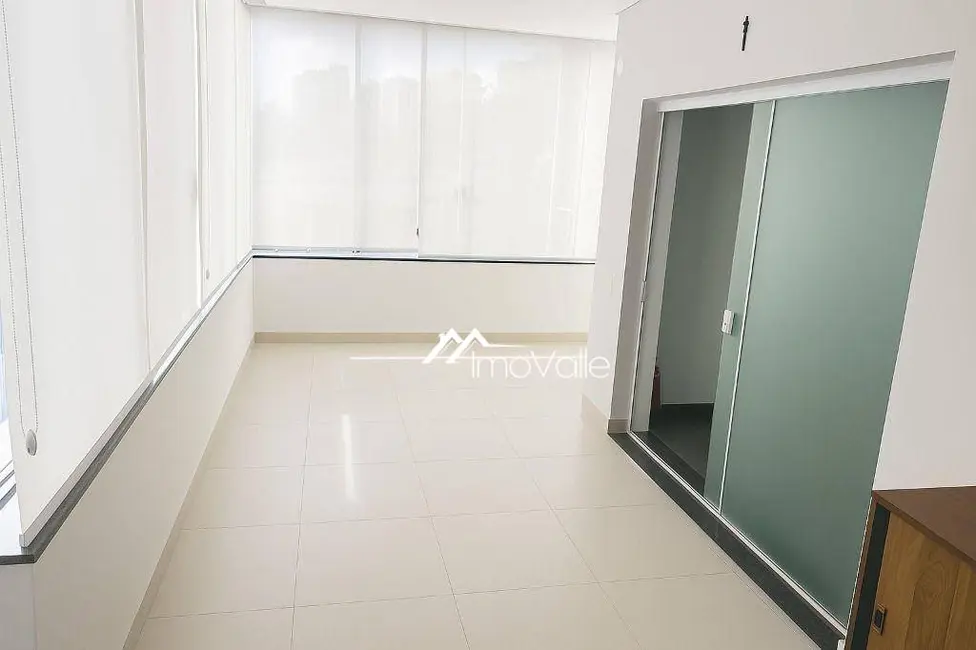 Casa com 4 quartos para alugar, 450m2 em Sao Jose Dos Campos - SP - imagem 5 Foto 5 de Casa com 4 quartos para alugar, 450m2 em Sao Jose Dos Campos - SP