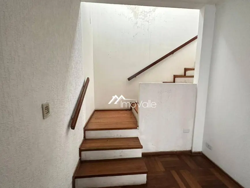 Casa com 4 quartos para alugar, 250m2 em Sao Jose Dos Campos - SP - imagem 9 Foto 9 de Casa com 4 quartos para alugar, 250m2 em Sao Jose Dos Campos - SP