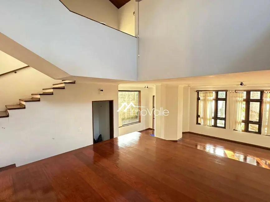 Casa de Condomínio com 3 quartos para alugar, 400m2 em Sao Jose Dos Campos - SP - imagem 5 Foto 5 de Casa de Condomínio com 3 quartos para alugar, 400m2 em Sao Jose Dos Campos - SP