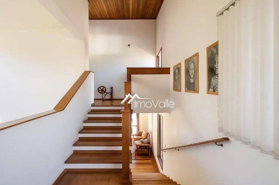 Casa de Condomínio com 3 quartos para alugar, 400m2 em Sao Jose Dos Campos - SP - imagem 9 Foto 9 de Casa de Condomínio com 3 quartos para alugar, 400m2 em Sao Jose Dos Campos - SP