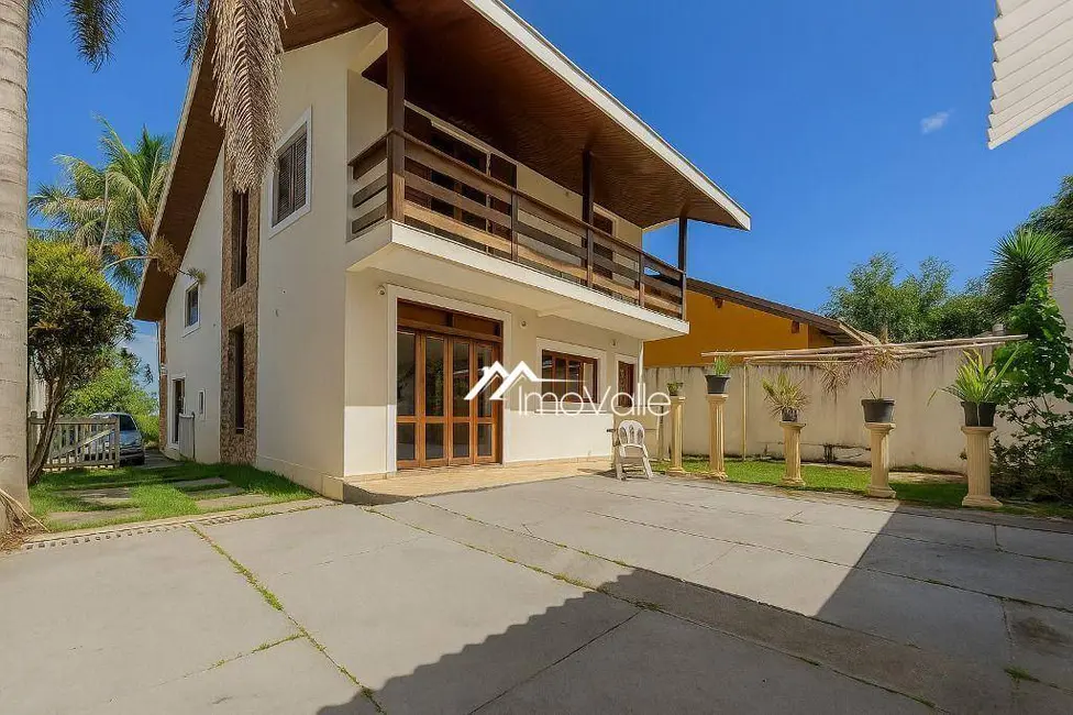 Casa de Condomínio com 3 quartos para alugar, 400m2 em Sao Jose Dos Campos - SP - imagem 1 Foto 1 de Casa de Condomínio com 3 quartos para alugar, 400m2 em Sao Jose Dos Campos - SP