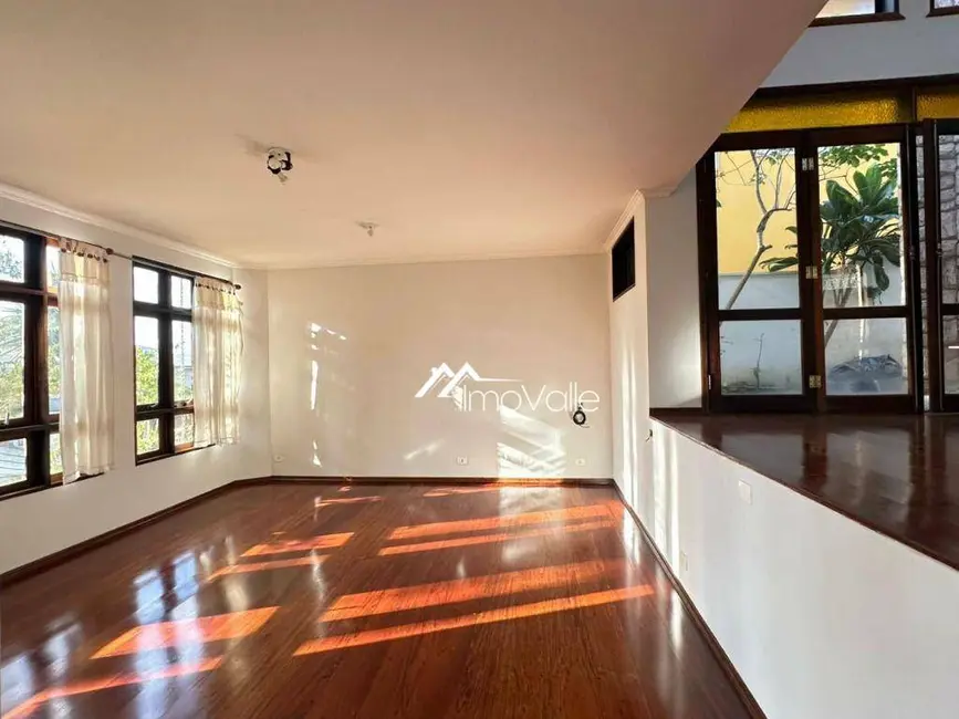 Casa de Condomínio com 3 quartos para alugar, 400m2 em Sao Jose Dos Campos - SP - imagem 4 Foto 4 de Casa de Condomínio com 3 quartos para alugar, 400m2 em Sao Jose Dos Campos - SP