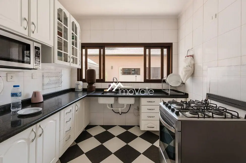 Casa de Condomínio com 3 quartos para alugar, 400m2 em Sao Jose Dos Campos - SP - imagem 6 Foto 6 de Casa de Condomínio com 3 quartos para alugar, 400m2 em Sao Jose Dos Campos - SP