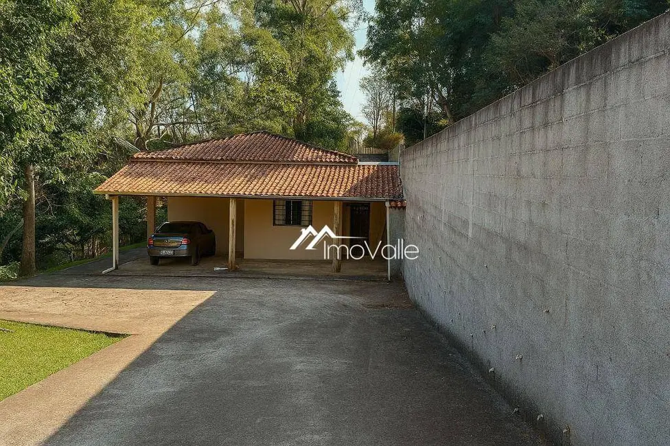 Chácara com 3 quartos à venda, 4000m2 em Paraibuna - SP - imagem 1 Foto 1 de Chácara com 3 quartos à venda, 4000m2 em Paraibuna - SP