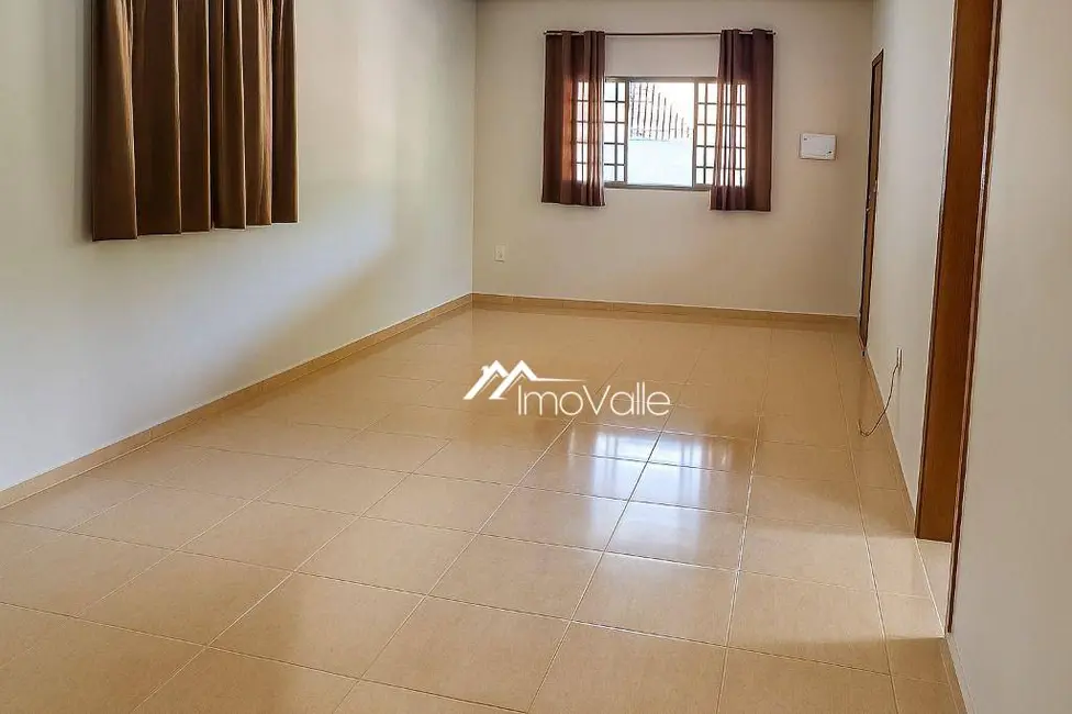 Chácara com 3 quartos à venda, 4000m2 em Paraibuna - SP - imagem 2 Foto 2 de Chácara com 3 quartos à venda, 4000m2 em Paraibuna - SP