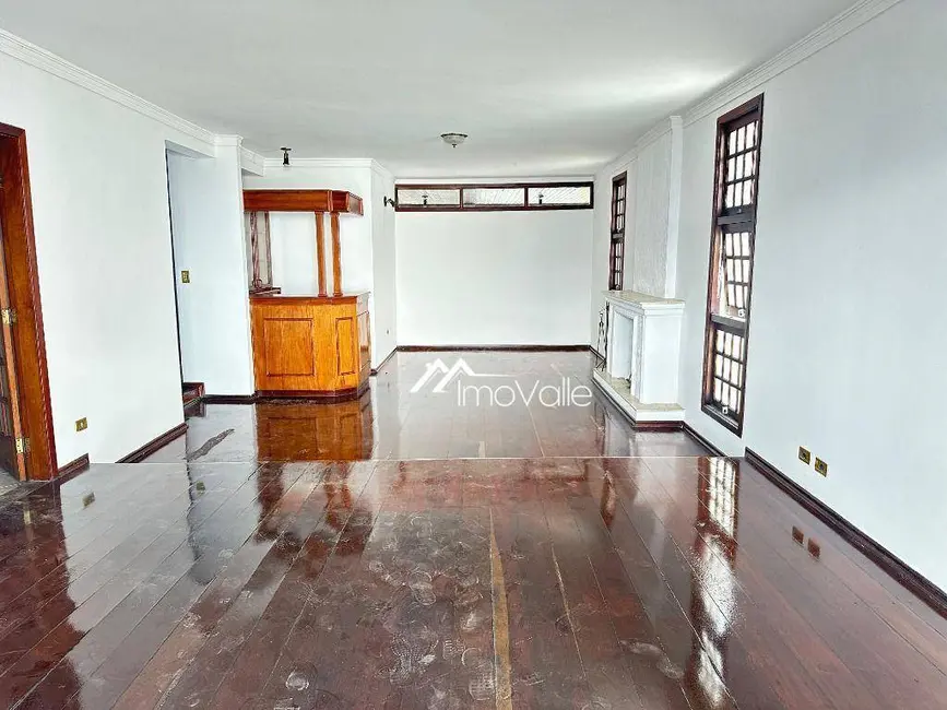 Casa de Condomínio com 4 quartos para alugar, 360m2 em Sao Jose Dos Campos - SP - imagem 3 Foto 3 de Casa de Condomínio com 4 quartos para alugar, 360m2 em Sao Jose Dos Campos - SP