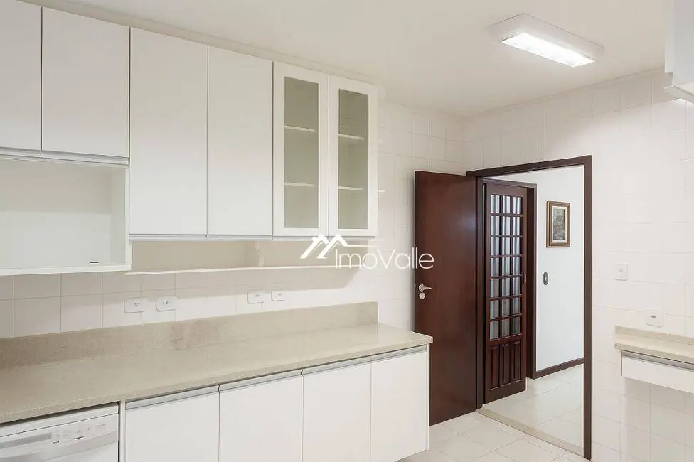 Casa de Condomínio com 4 quartos à venda, 360m2 em Sao Jose Dos Campos - SP - imagem 7 Foto 7 de Casa de Condomínio com 4 quartos à venda, 360m2 em Sao Jose Dos Campos - SP