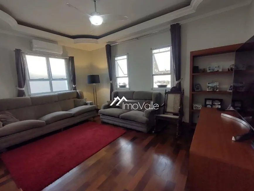 Foto 2 de Casa com 3 quartos à venda, 450m2 em Sao Jose Dos Campos - SP