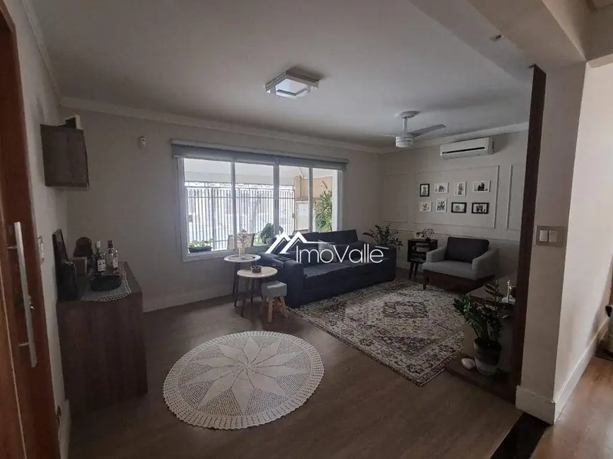 Foto 8 de Casa com 3 quartos à venda, 250m2 em Sao Jose Dos Campos - SP