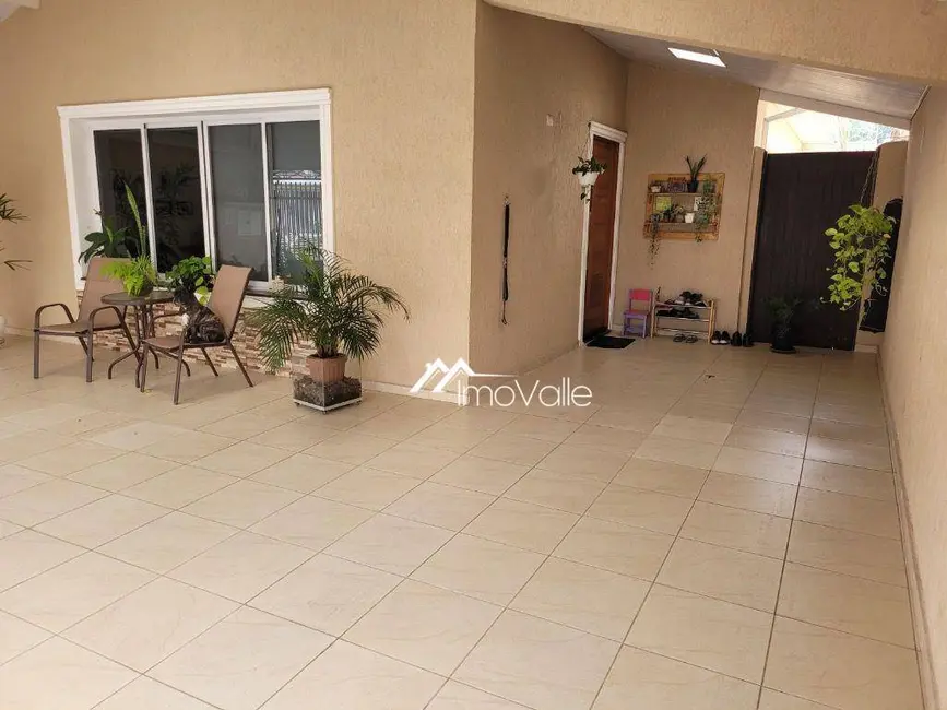 Foto 2 de Casa com 3 quartos à venda, 250m2 em Sao Jose Dos Campos - SP