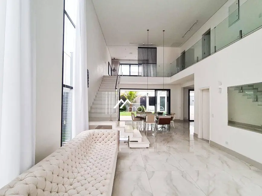 Casa de Condomínio com 3 quartos à venda, 450m2 em Sao Jose Dos Campos - SP - imagem 2 Foto 2 de Casa de Condomínio com 3 quartos à venda, 450m2 em Sao Jose Dos Campos - SP