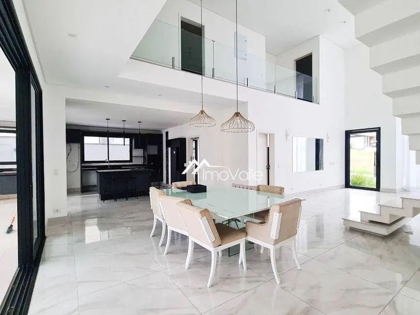 Casa de Condomínio com 3 quartos à venda, 450m2 em Sao Jose Dos Campos - SP - imagem 3 Foto 3 de Casa de Condomínio com 3 quartos à venda, 450m2 em Sao Jose Dos Campos - SP