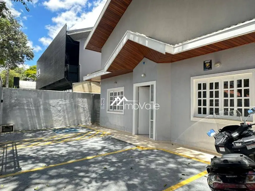 Casa com 5 quartos para alugar, 218m2 em Sao Jose Dos Campos - SP - imagem 1 Foto 1 de Casa com 5 quartos para alugar, 218m2 em Sao Jose Dos Campos - SP