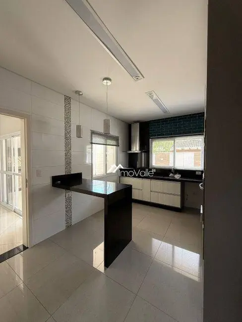 Foto 8 de Sobrado com 4 quartos à venda e para alugar, 250m2 em Sao Jose Dos Campos - SP