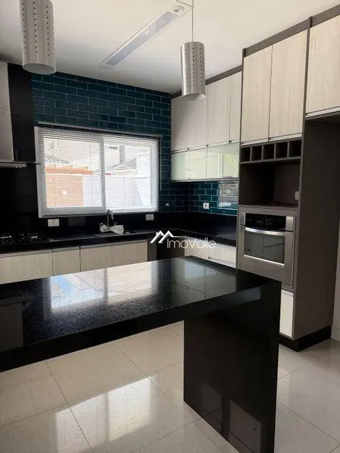 Foto 9 de Sobrado com 4 quartos à venda e para alugar, 250m2 em Sao Jose Dos Campos - SP