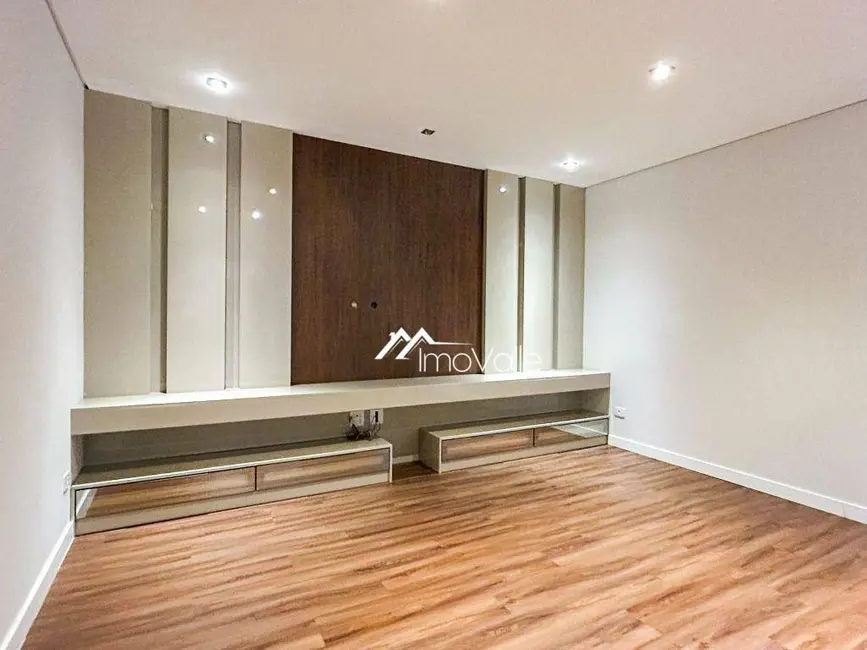 Casa de Condomínio com 4 quartos à venda e para alugar, 1200m2 em Sao Jose Dos Campos - SP - imagem 3 Foto 3 de Casa de Condomínio com 4 quartos à venda e para alugar, 1200m2 em Sao Jose Dos Campos - SP