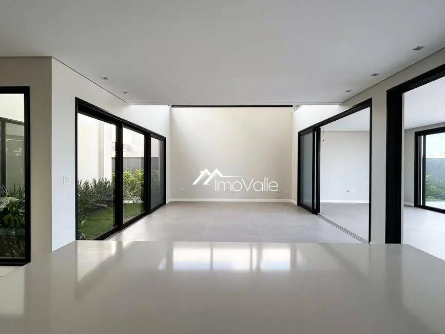 Foto 3 de Casa de Condomínio com 5 quartos à venda, 720m2 em Sao Jose Dos Campos - SP