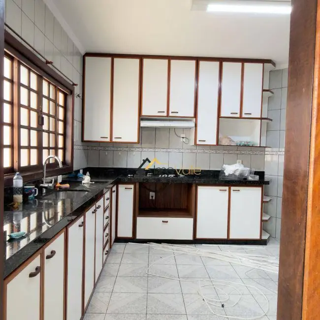 Foto 4 de Casa de Condomínio com 4 quartos para alugar, 360m2 em Sao Jose Dos Campos - SP