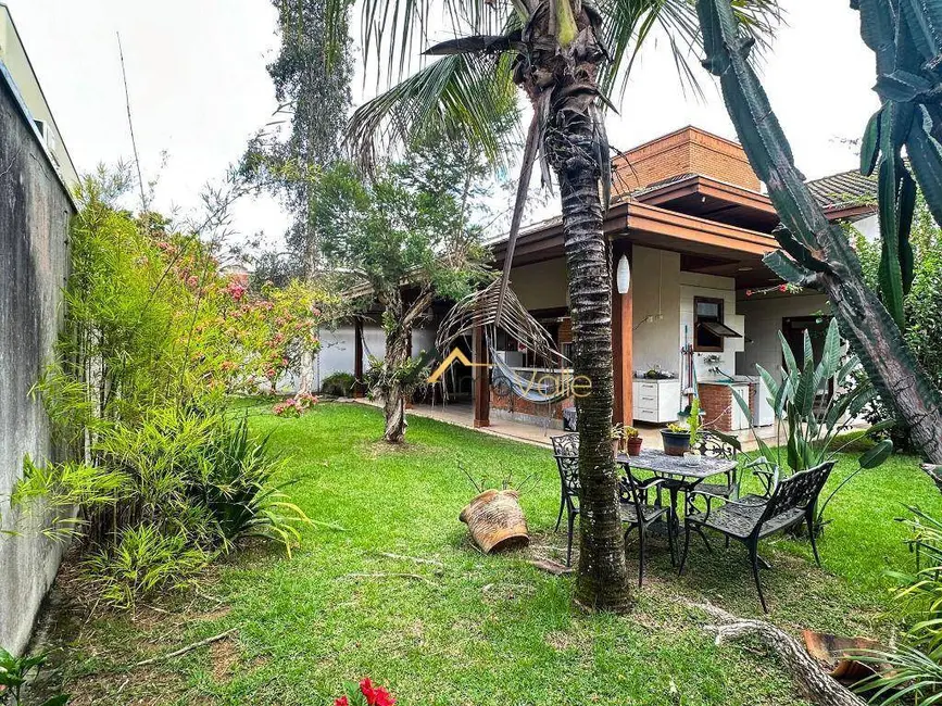 Casa de Condomínio com 3 quartos à venda, 720m2 em Sao Jose Dos Campos - SP - imagem 1 Foto 1 de Casa de Condomínio com 3 quartos à venda, 720m2 em Sao Jose Dos Campos - SP