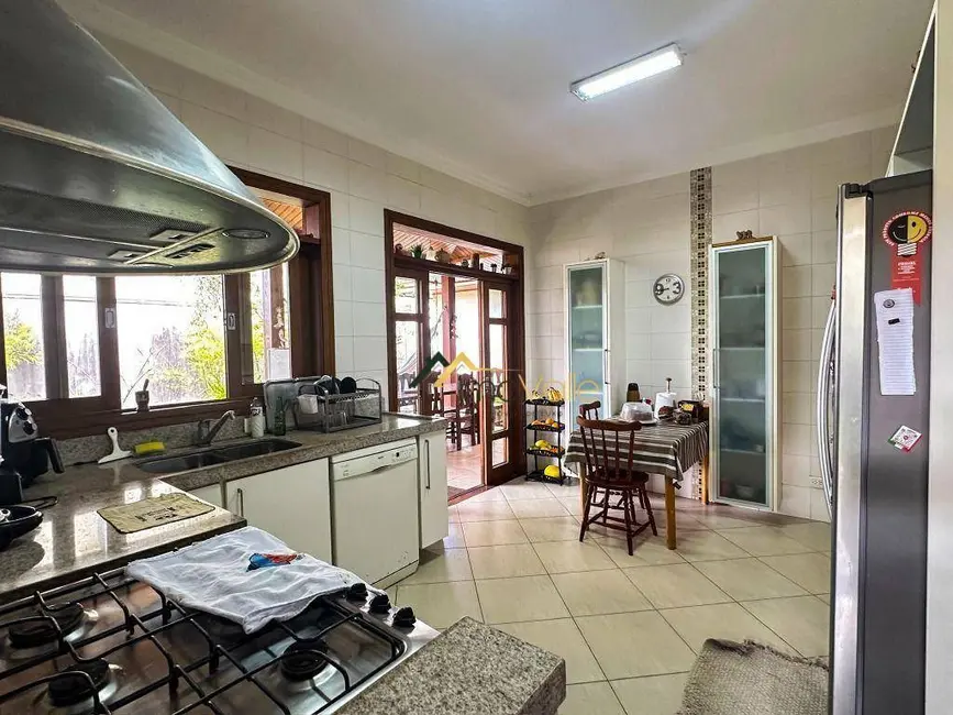 Casa de Condomínio com 3 quartos à venda, 720m2 em Sao Jose Dos Campos - SP - imagem 8 Foto 8 de Casa de Condomínio com 3 quartos à venda, 720m2 em Sao Jose Dos Campos - SP