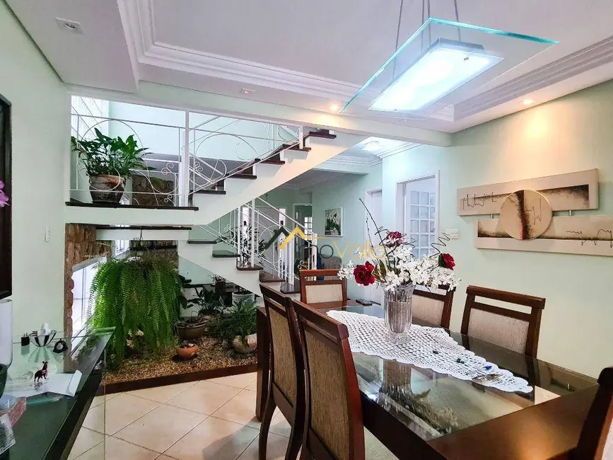 Foto 4 de Casa de Condomínio com 4 quartos à venda, 330m2 em Sao Jose Dos Campos - SP