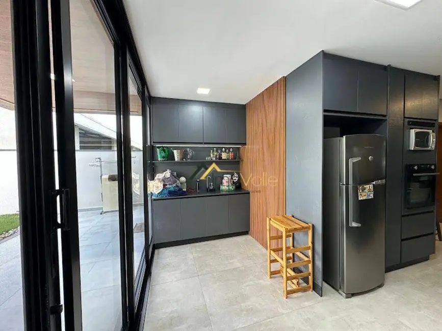 Foto 5 de Casa de Condomínio com 4 quartos à venda, 200m2 em Jardim Siesta, Jacarei - SP