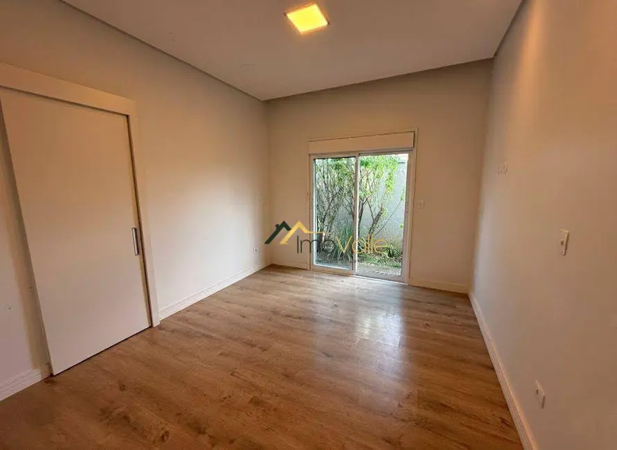 Foto 3 de Casa de Condomínio com 5 quartos para alugar, 500m2 em Sao Jose Dos Campos - SP