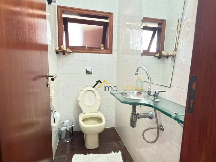 Foto 9 de Casa de Condomínio com 4 quartos para alugar, 360m2 em Sao Jose Dos Campos - SP