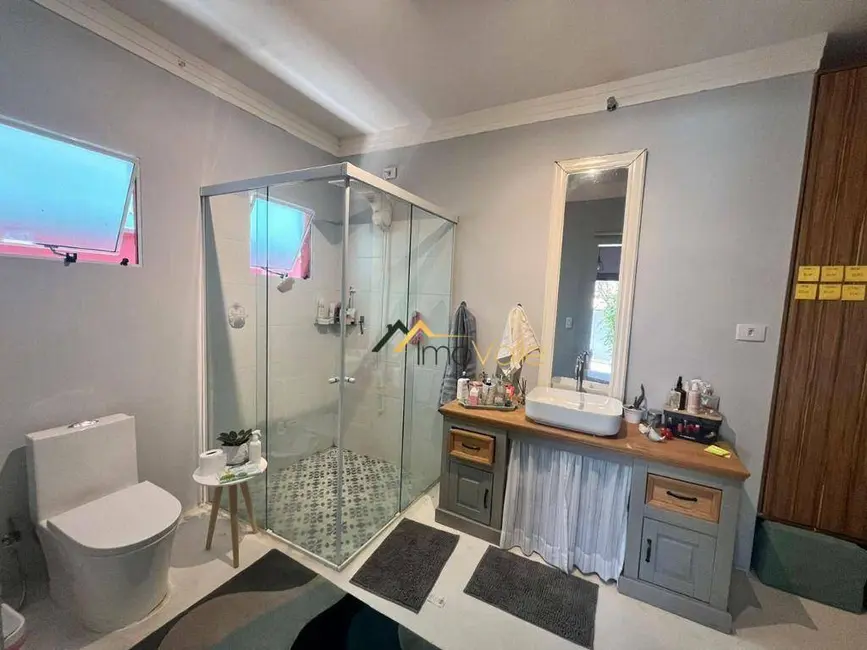 Foto 6 de Casa com 5 quartos à venda, 250m2 em Sao Jose Dos Campos - SP