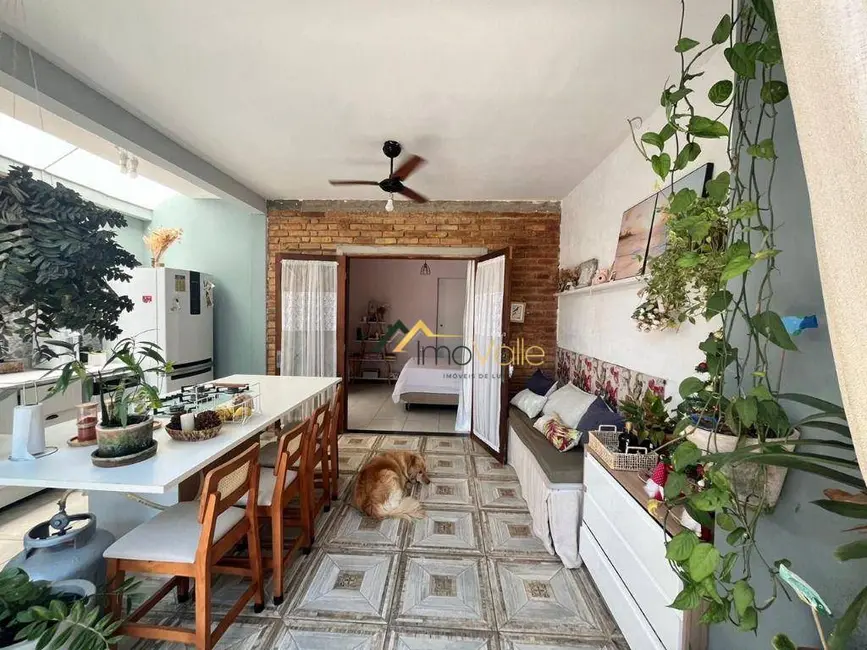 Foto 2 de Casa com 5 quartos à venda, 250m2 em Sao Jose Dos Campos - SP