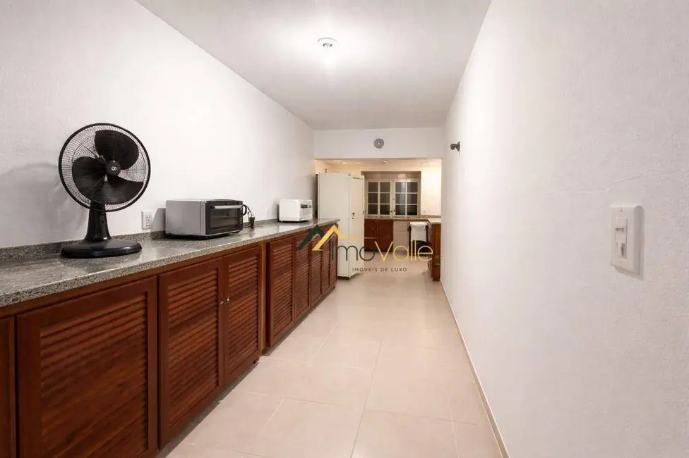 Foto 2 de Casa com 4 quartos à venda, 181m2 em Sao Sebastiao - SP