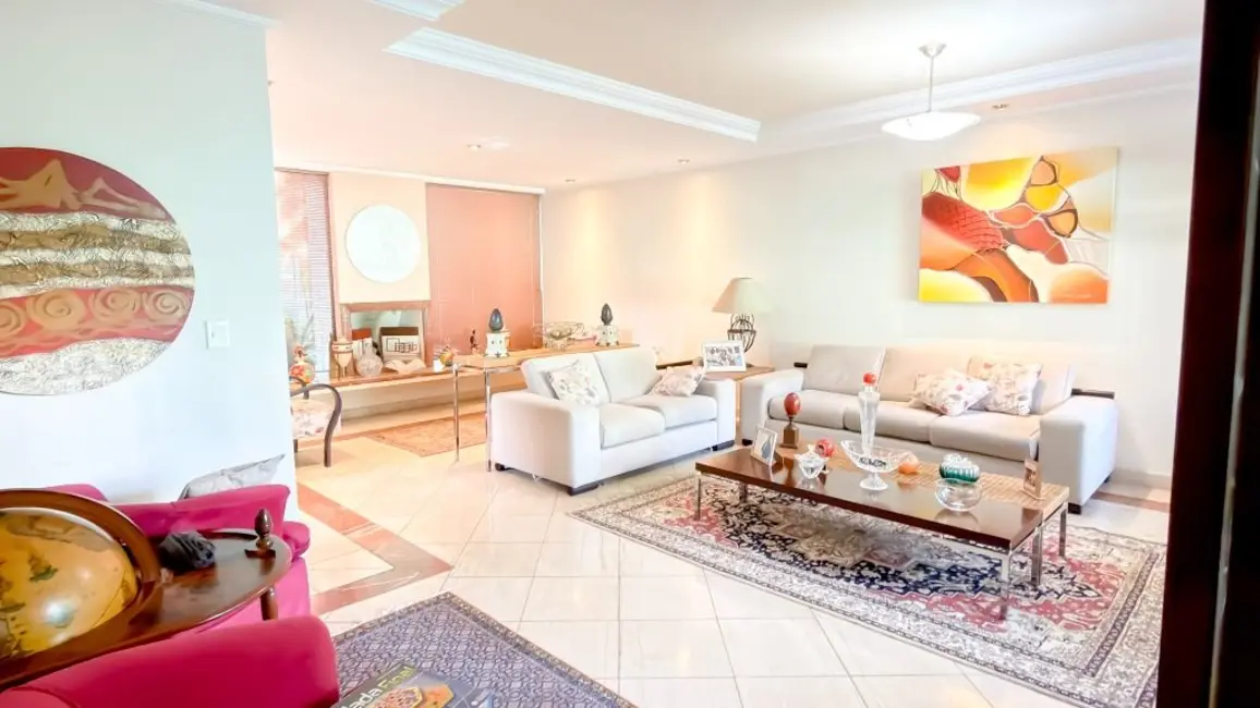 Foto 2 de Casa com 5 quartos à venda, 560m2 em Sao Jose Dos Campos - SP