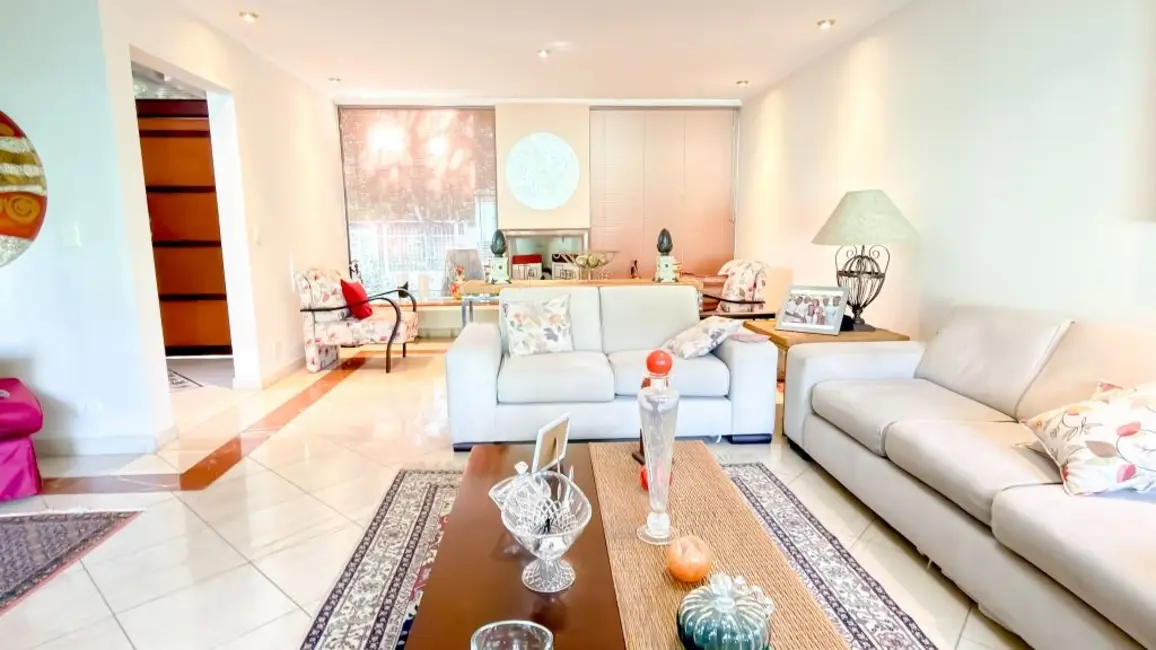 Foto 3 de Casa com 5 quartos à venda, 560m2 em Sao Jose Dos Campos - SP