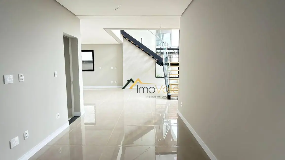 Foto 3 de Casa de Condomínio com 3 quartos à venda, 250m2 em Sao Jose Dos Campos - SP