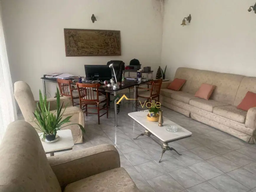 Foto 2 de Casa com 3 quartos à venda, 450m2 em Sao Jose Dos Campos - SP