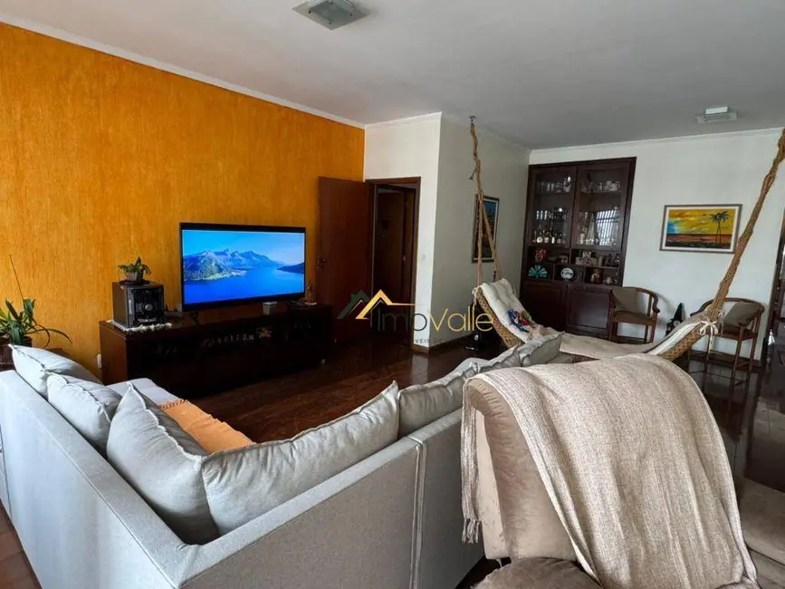 Apartamento com 3 quartos à venda, 200m2 em Sao Jose Dos Campos - SP - imagem 4 Foto 4 de Apartamento com 3 quartos à venda, 200m2 em Sao Jose Dos Campos - SP