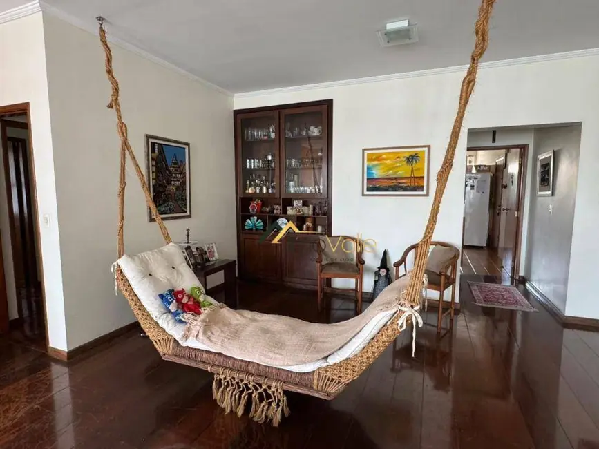 Apartamento com 3 quartos à venda, 200m2 em Sao Jose Dos Campos - SP - imagem 8 Foto 8 de Apartamento com 3 quartos à venda, 200m2 em Sao Jose Dos Campos - SP